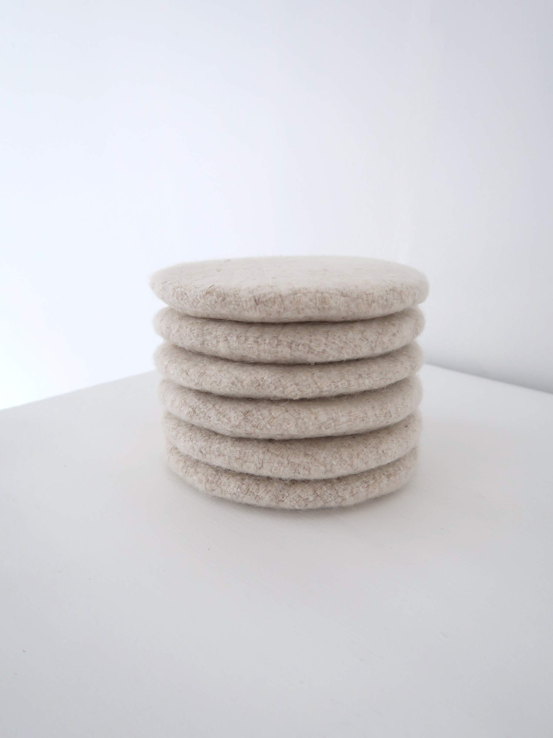 アルパカ リネン の ポットマット 2色、オンラインストアに掲載しました。