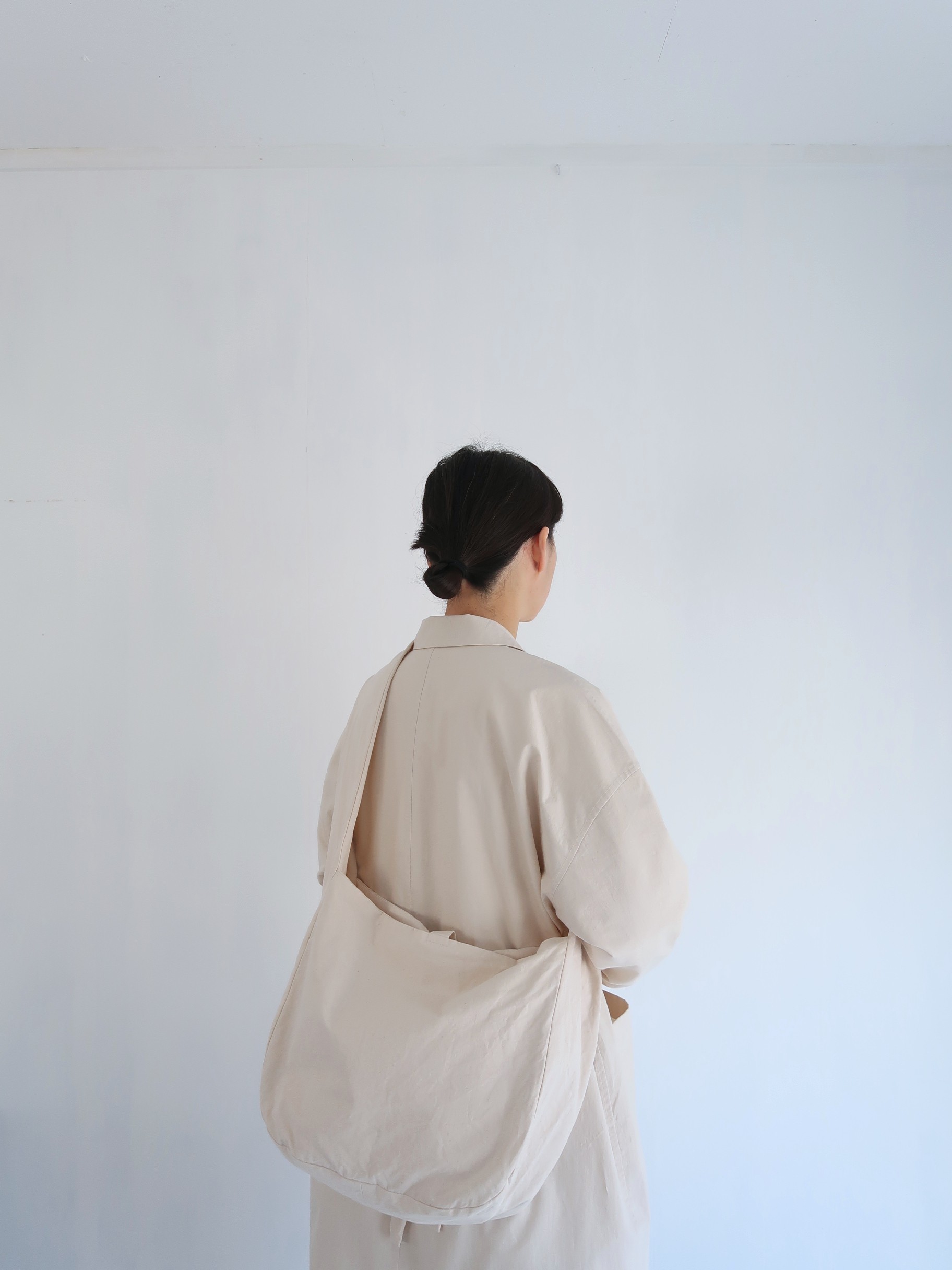 コットンウェザーの drop shoulder bag