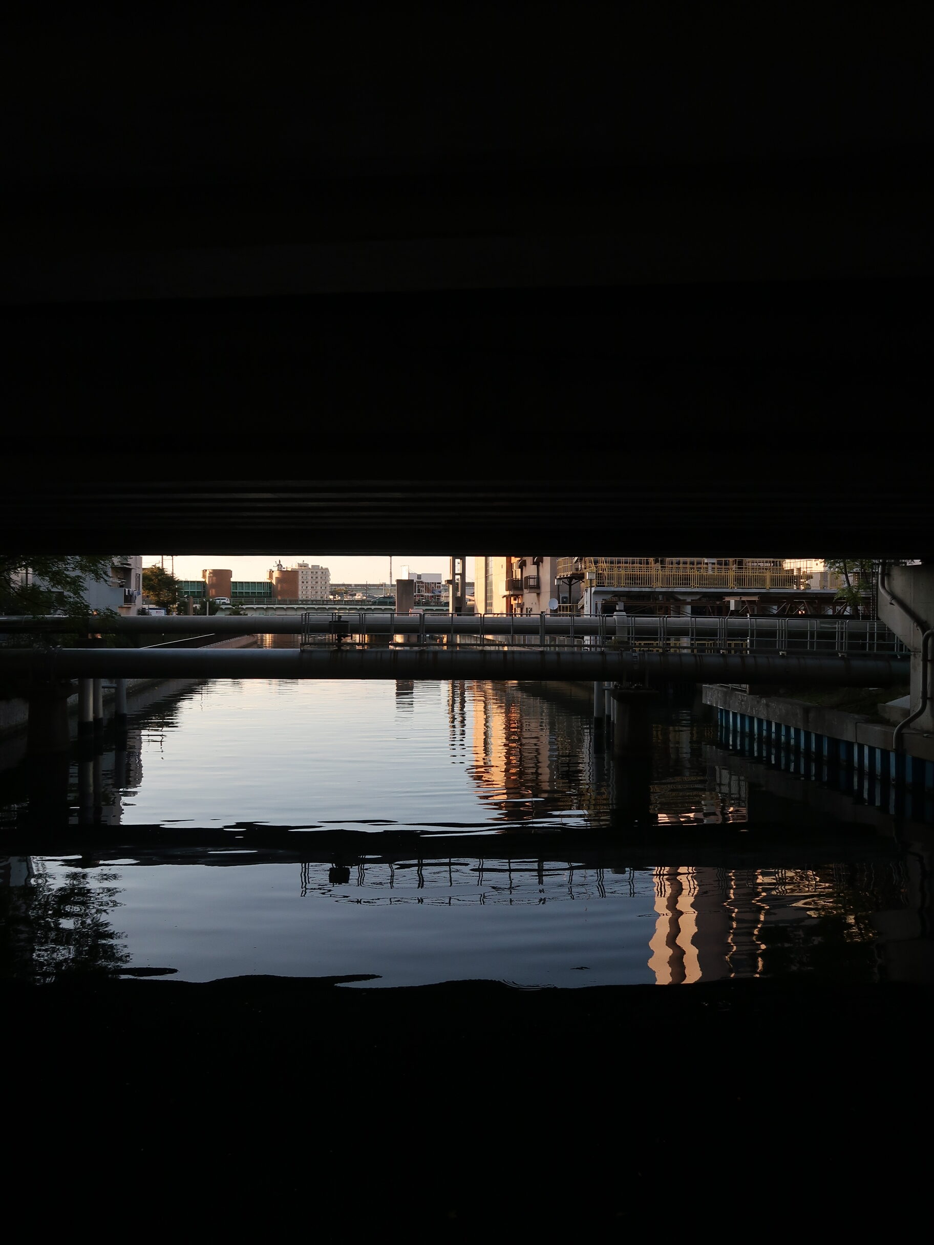 【オンラインストア掲載製品の持ち出し】と【展示期間中のオンラインストアの発送業務】について