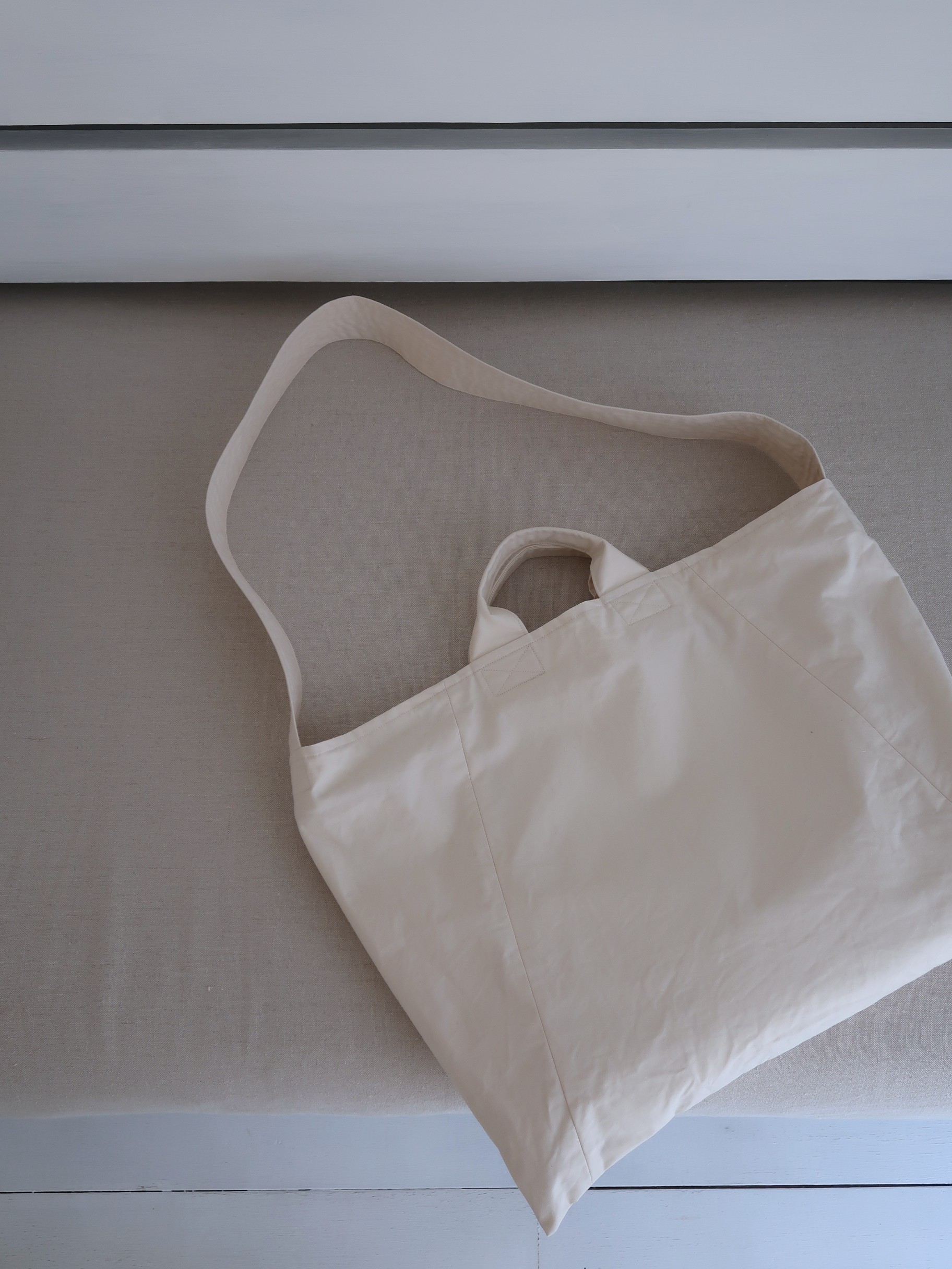 「 Tools 」展から( trapeze 2way bag )