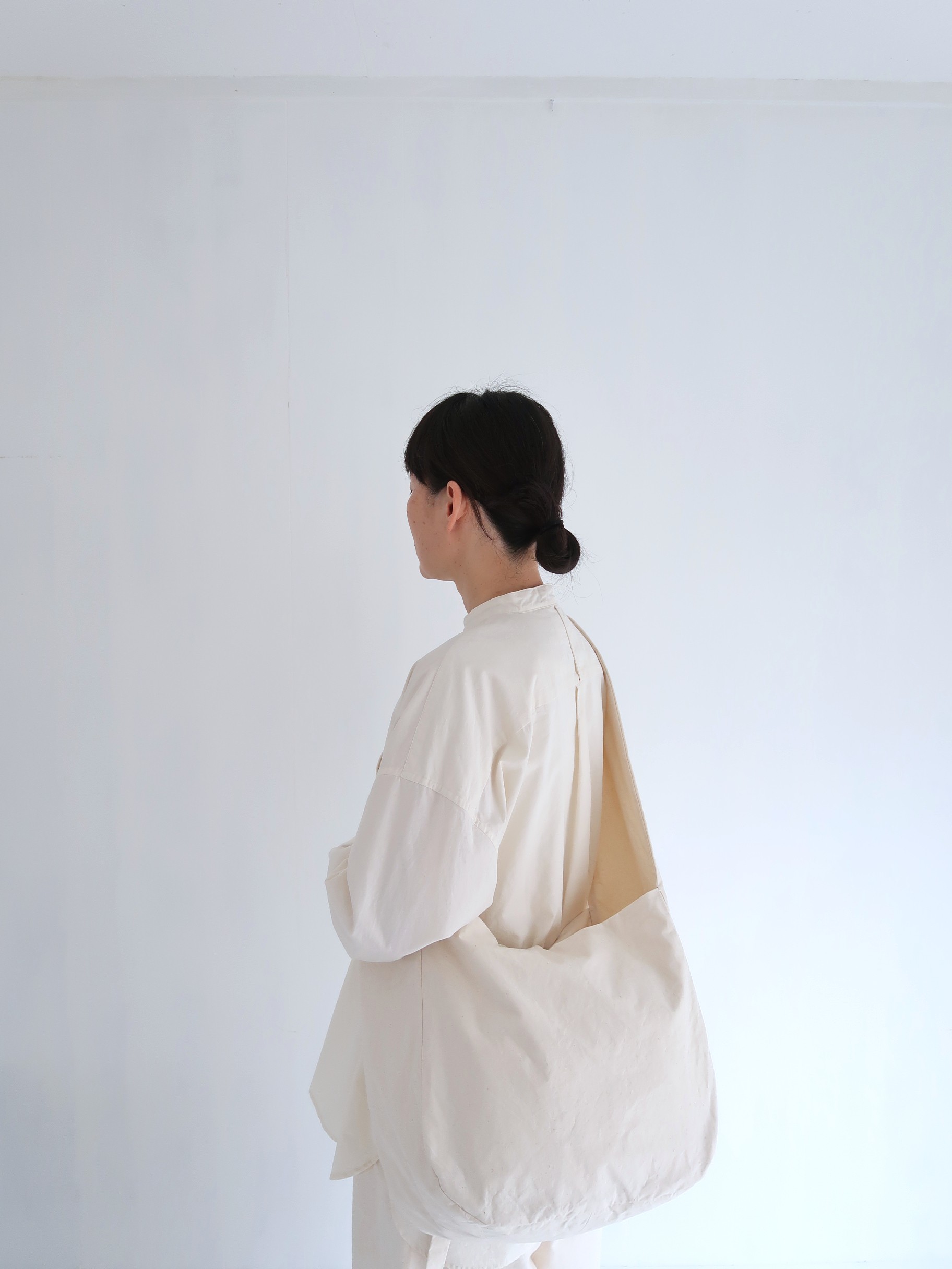 drop shoulder bag & drop bag 、それぞれ 3色 オンラインストアに掲載いたしました。